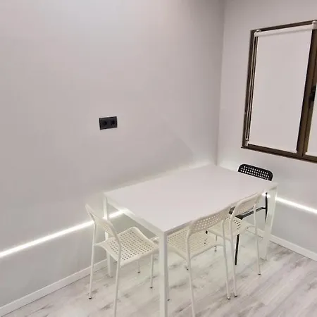 Rincon De Frey - Renovado Centro 4/6 Pax, Wifi شقة خيخون